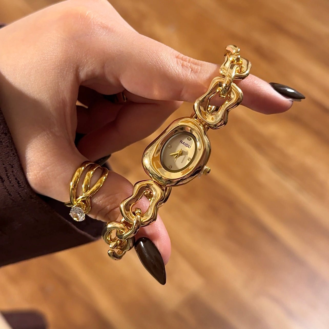 Élise Blanche - AESTHETIC WATCHES