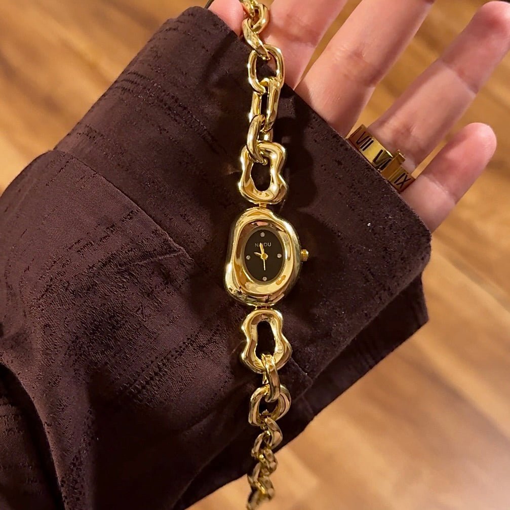Élise Noire - AESTHETIC WATCHES