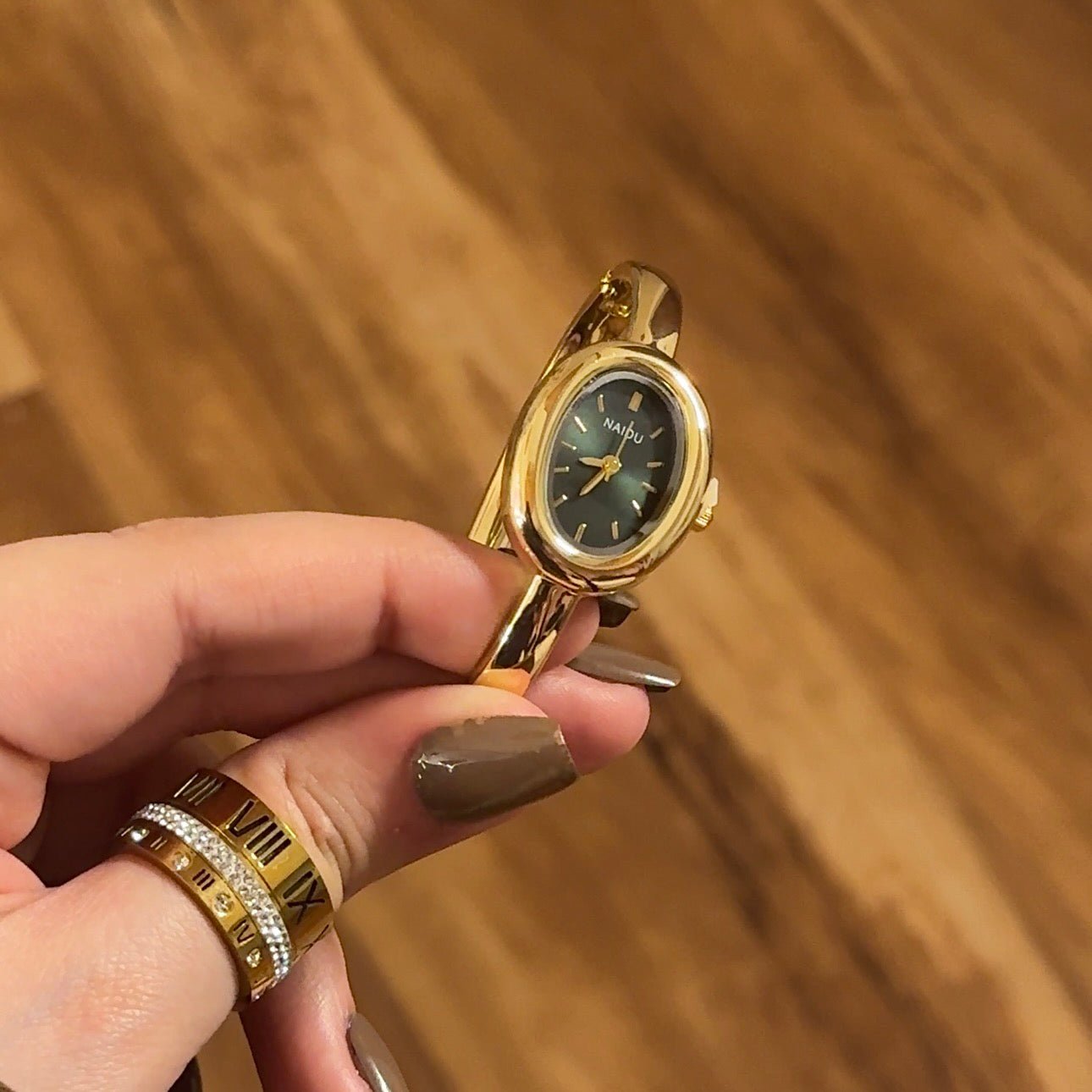 Emerald Green ( Minor Fault ) - AESTHETIC WATCHES