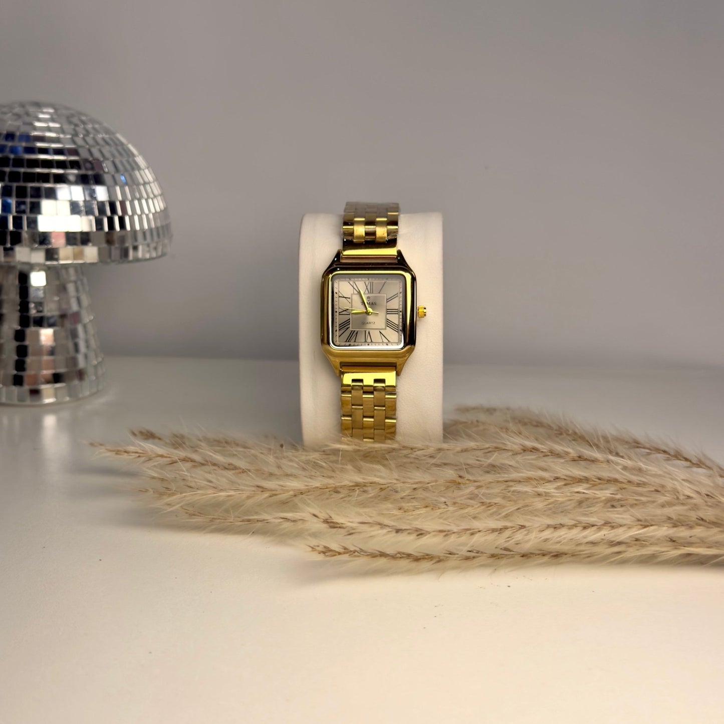 Gold Chain White Dial Magic - AESTHETIC WATCHES