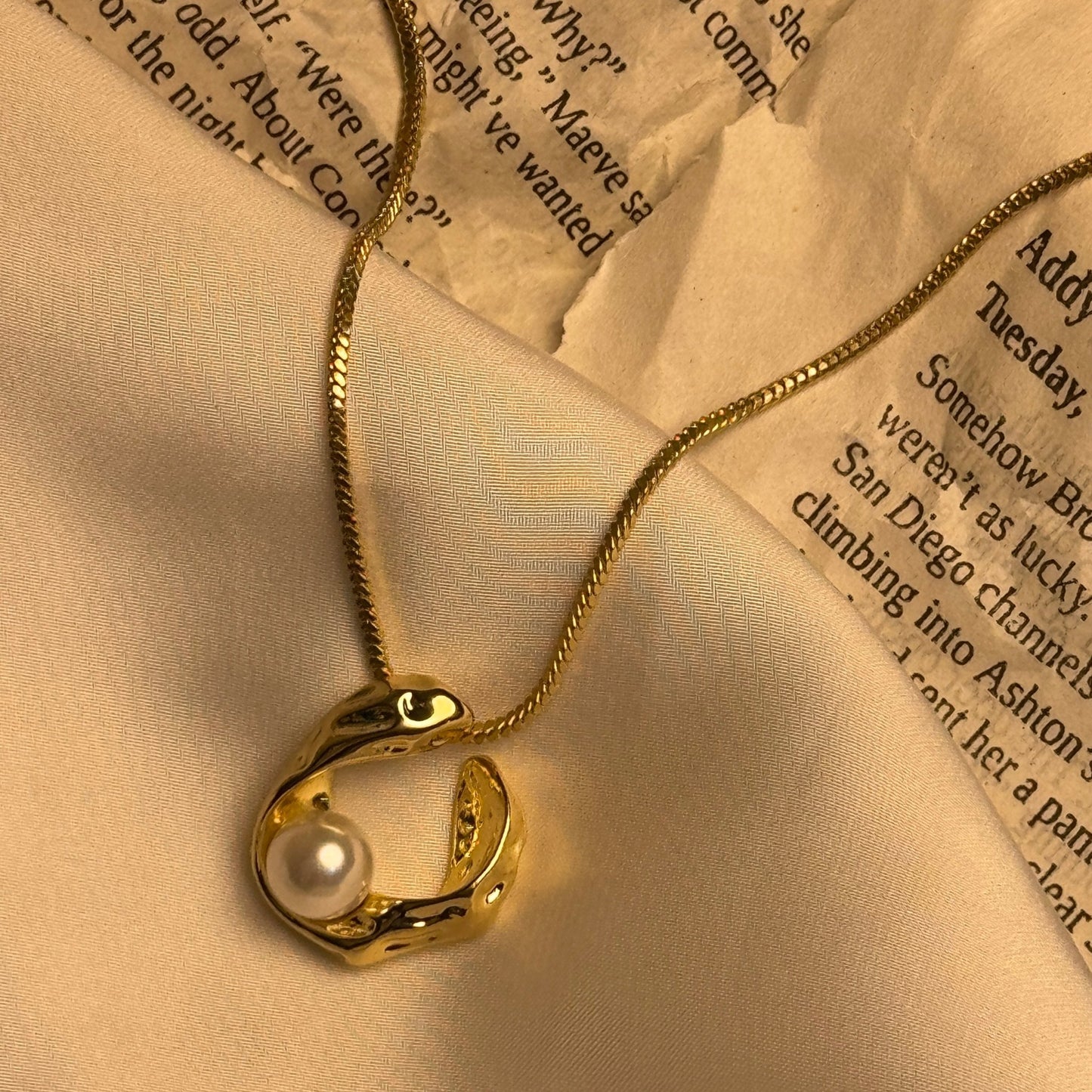 Golden Shine Necklace Stone Pendant for Every Occasion 💖 - AESTHETIC WATCHES