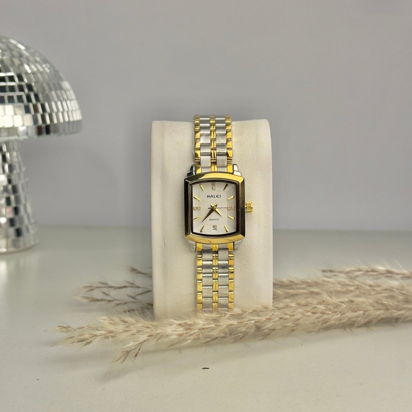 HALEI - WATER RESISTANT - AESTHETIC WATCHES