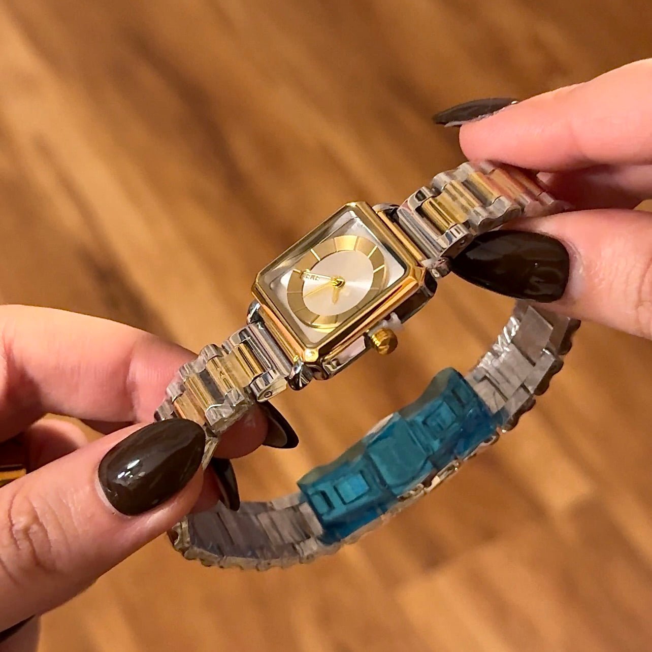 Julivra - AESTHETIC WATCHES