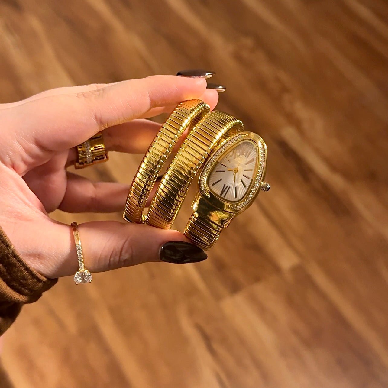 Serpenti Golden White - AESTHETIC WATCHES