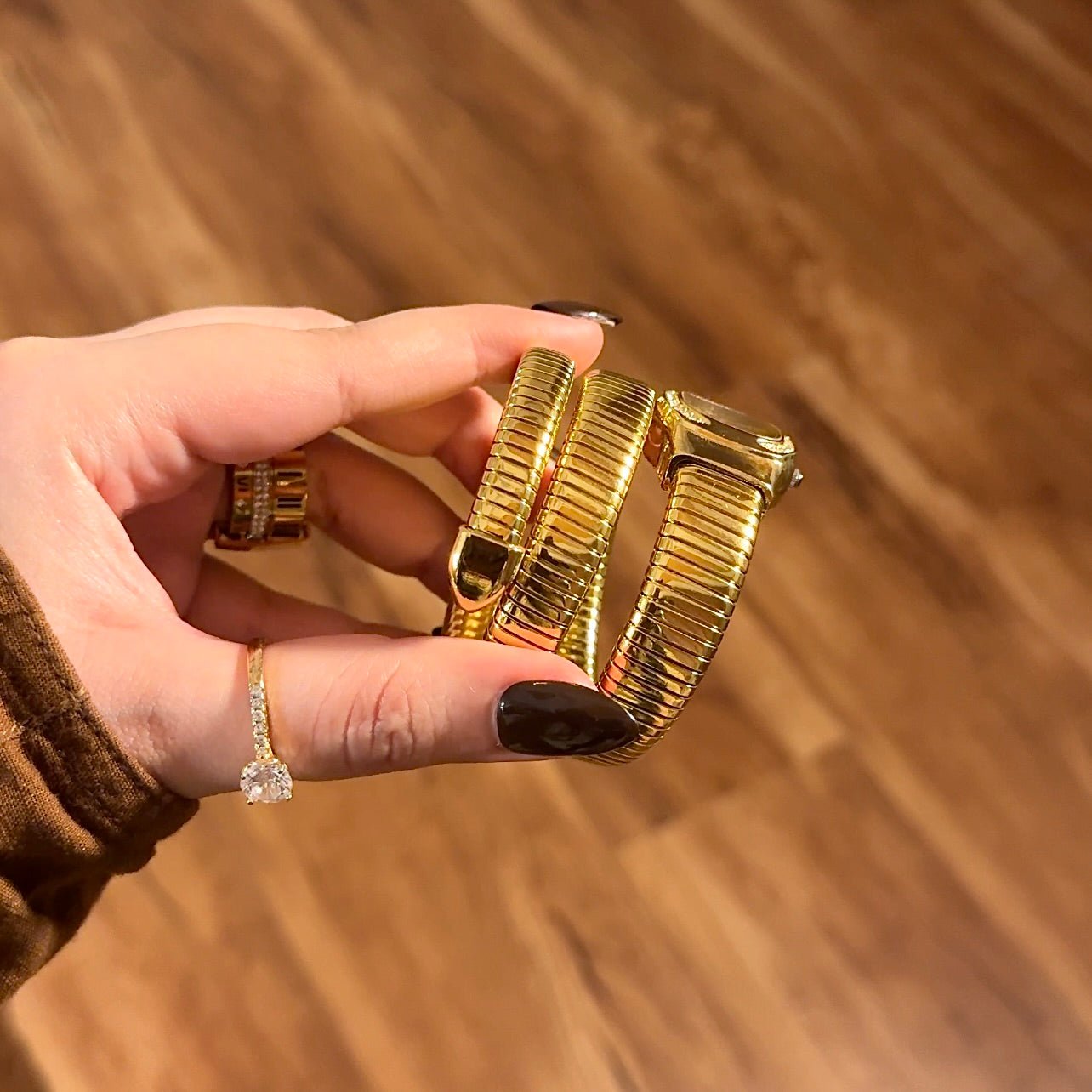 Serpenti Golden White - AESTHETIC WATCHES