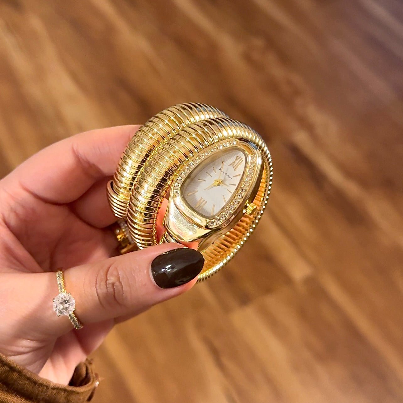 Serpenti Golden White - AESTHETIC WATCHES