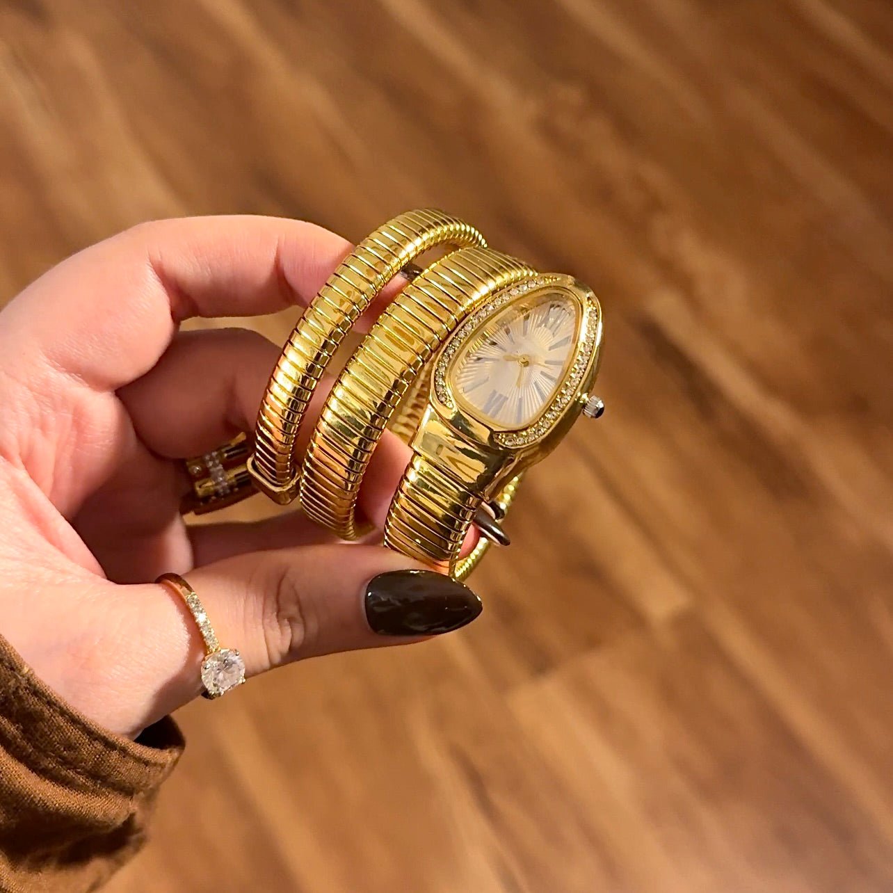 Serpenti Golden White - AESTHETIC WATCHES