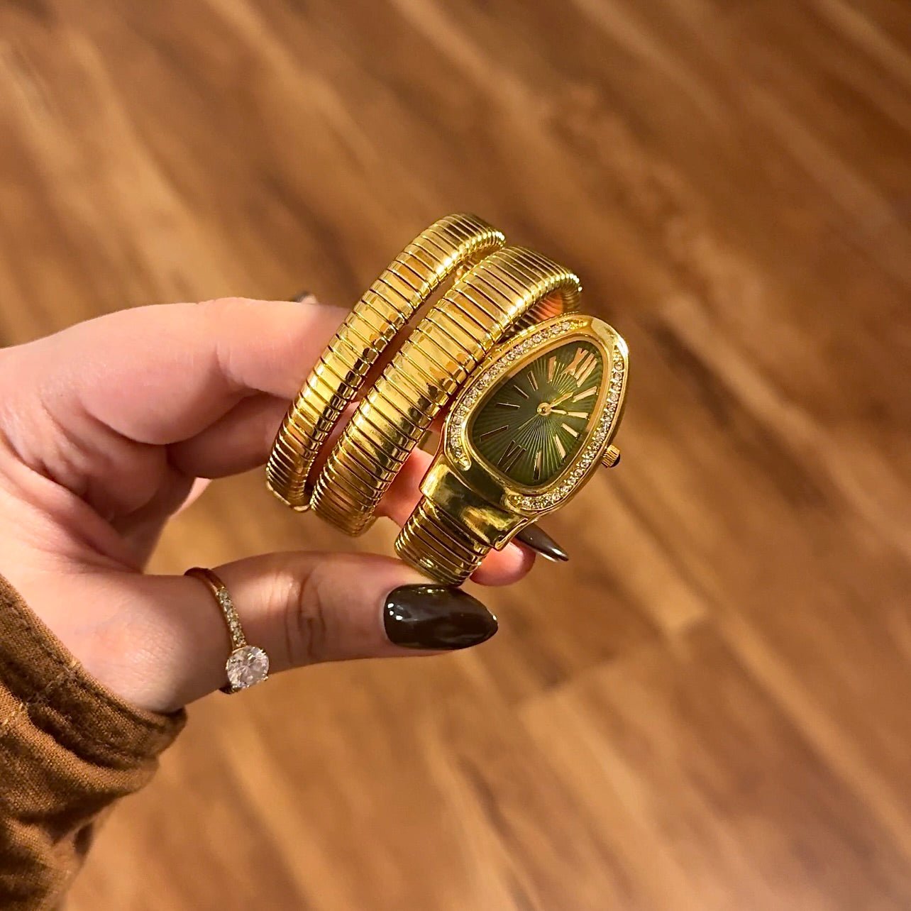 Serpenti Olive Green - AESTHETIC WATCHES