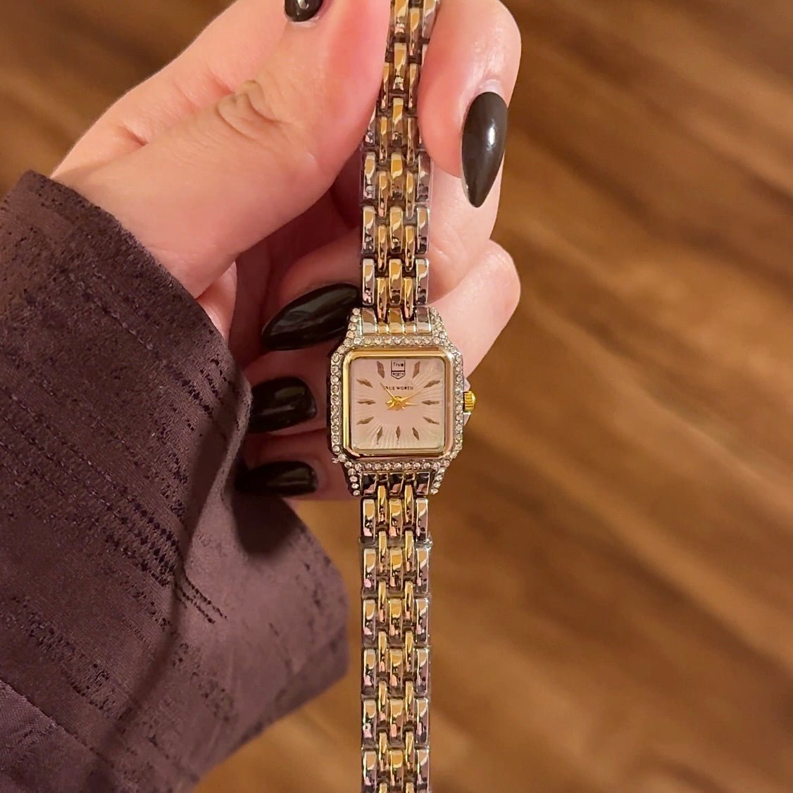 Snow White - AESTHETIC WATCHES