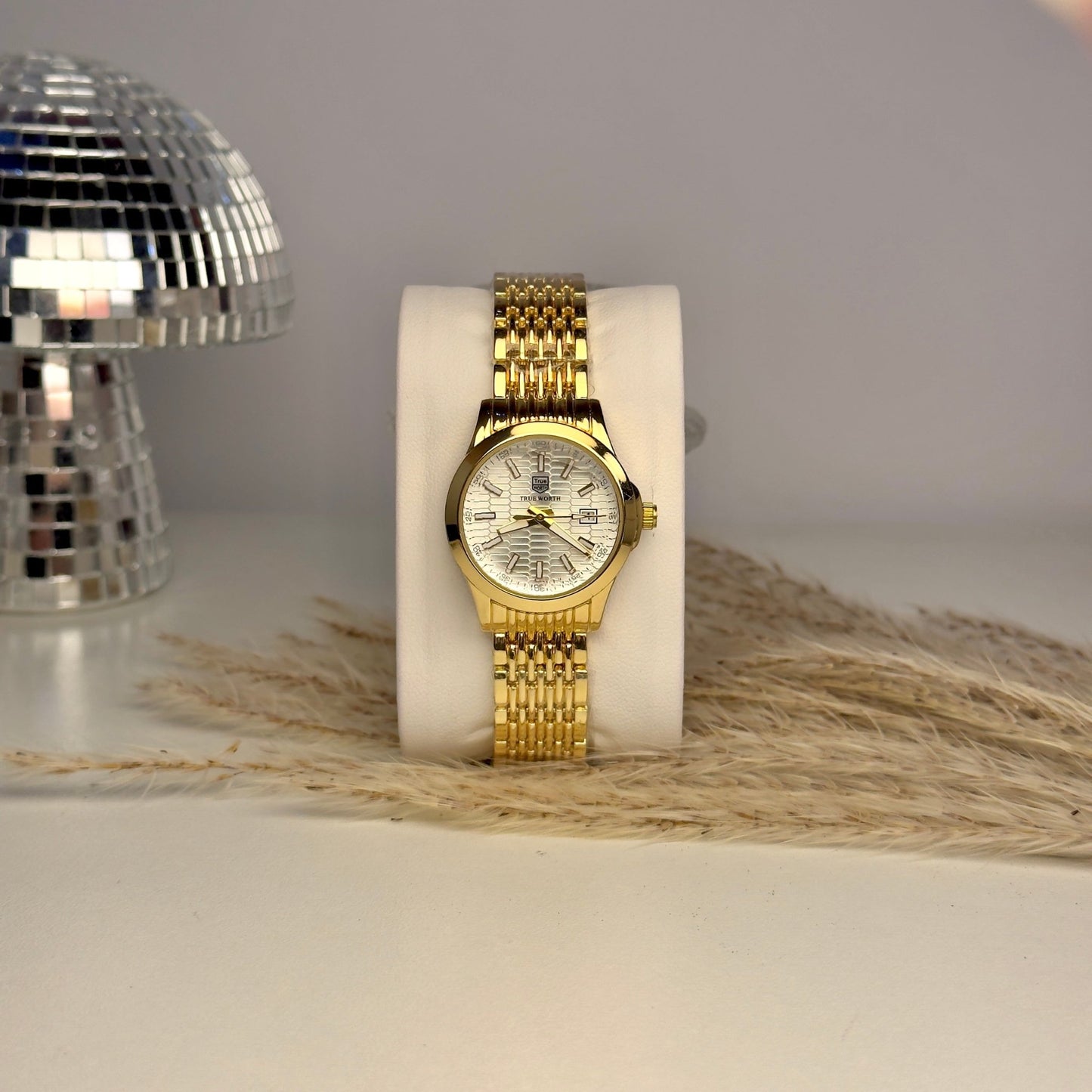 TRUEWORTH - AESTHETIC WATCHES