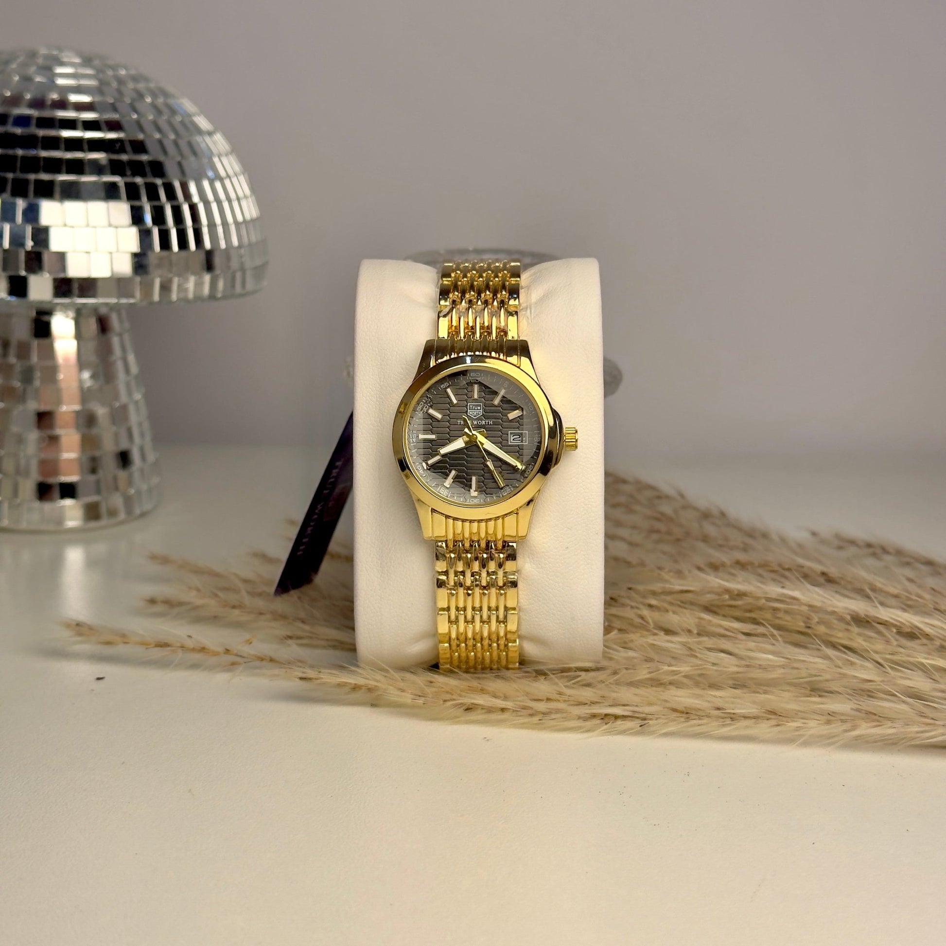 TRUEWORTH - AESTHETIC WATCHES