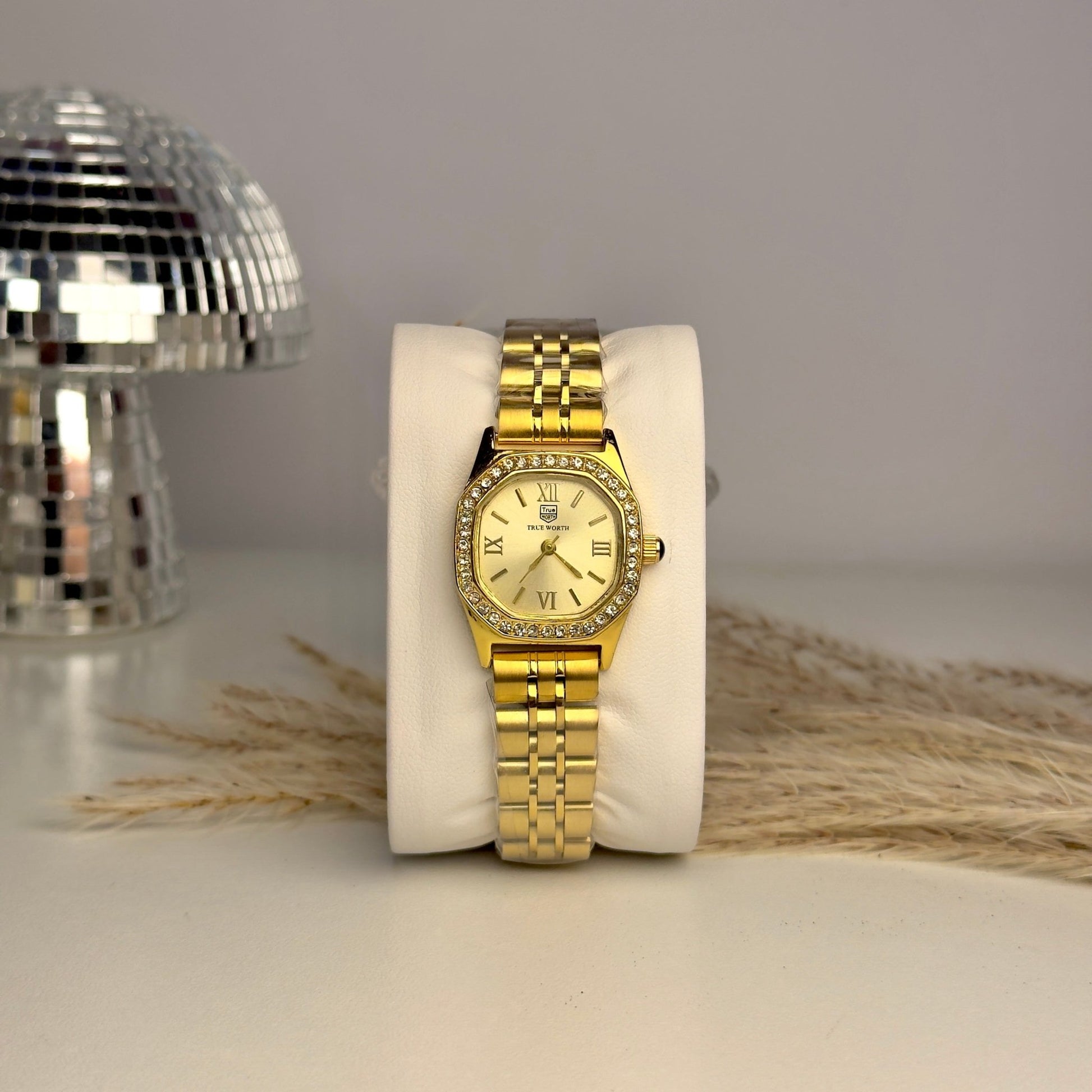 TRUEWORTH - AESTHETIC WATCHES