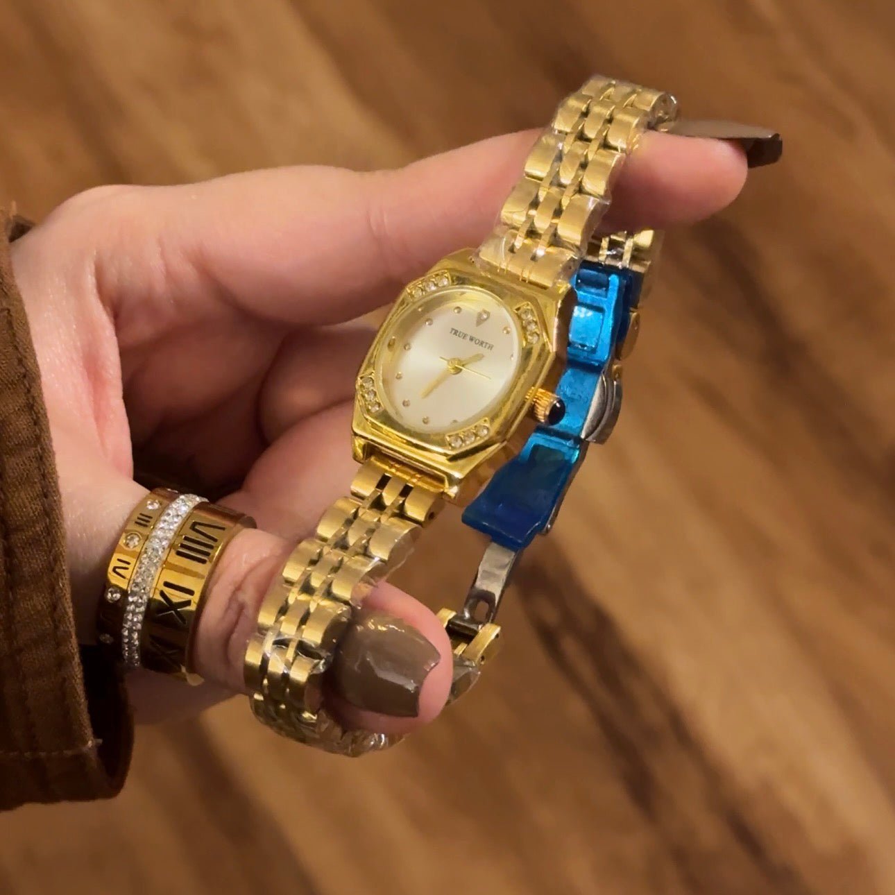 Velisse - AESTHETIC WATCHES